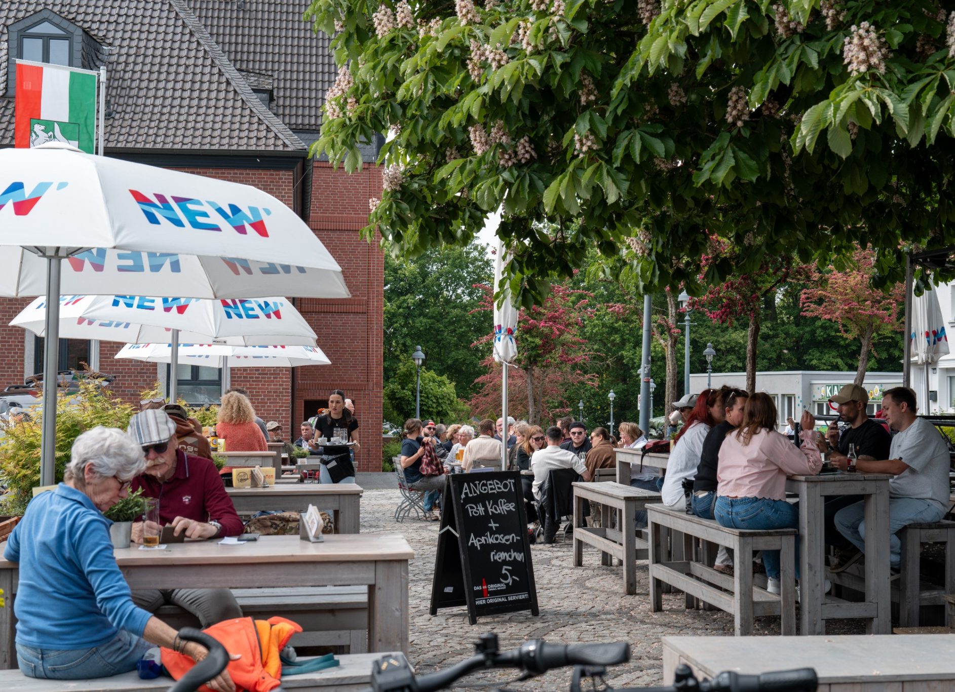 Stadtparkfest mit Kaffee und Kuchen